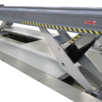 Floor leveling for vertical scissor lifts with 8 m platform length