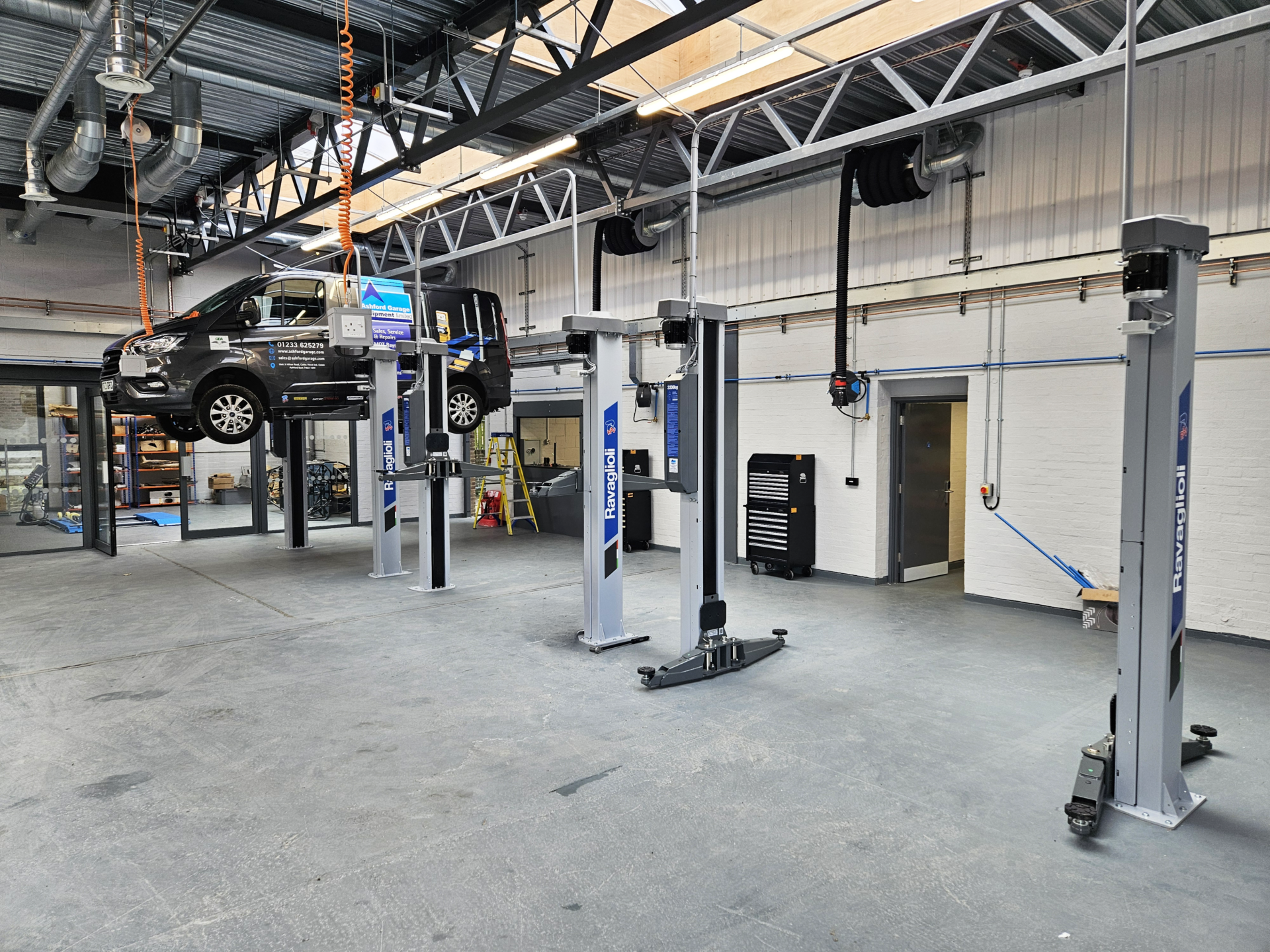 2 Post Lifts KPE32 PI 01 2 Post Lifts KPE32 PI 01